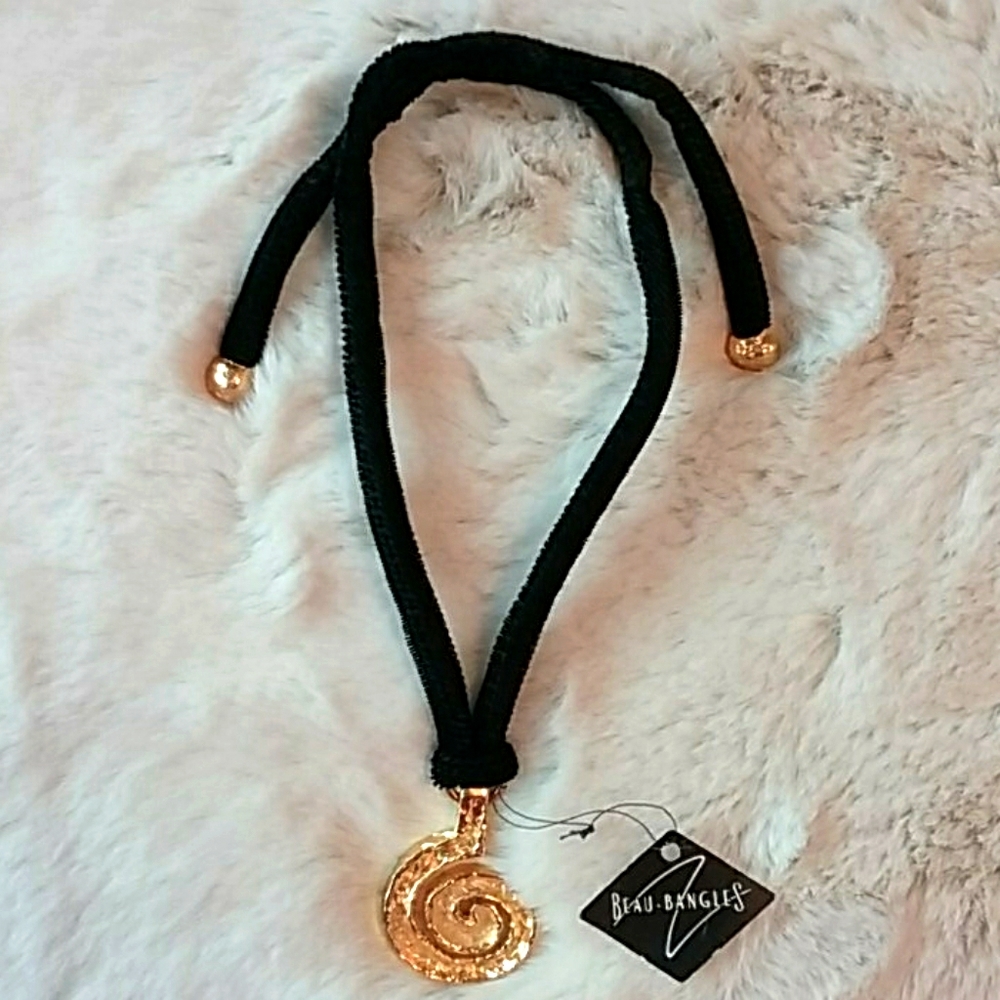 NWT Beau Bangles velvet choker
